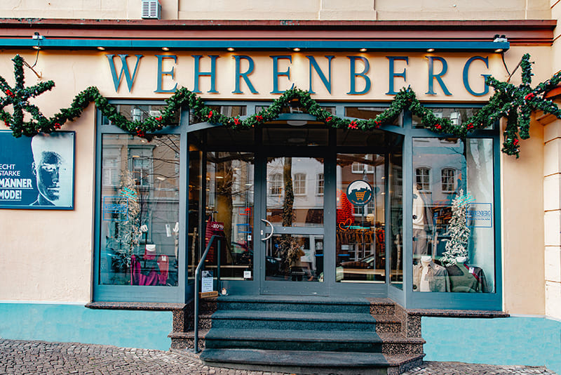 Außenansicht Geschäft Wehrenberg